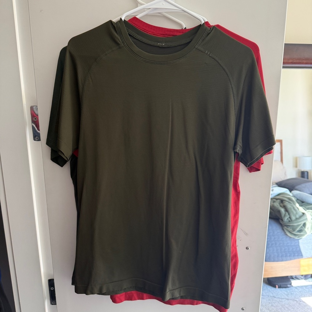 Lot of 3 Lululemon Men’s T-Shirts (Bundle of 3) - Picture 2 of 4